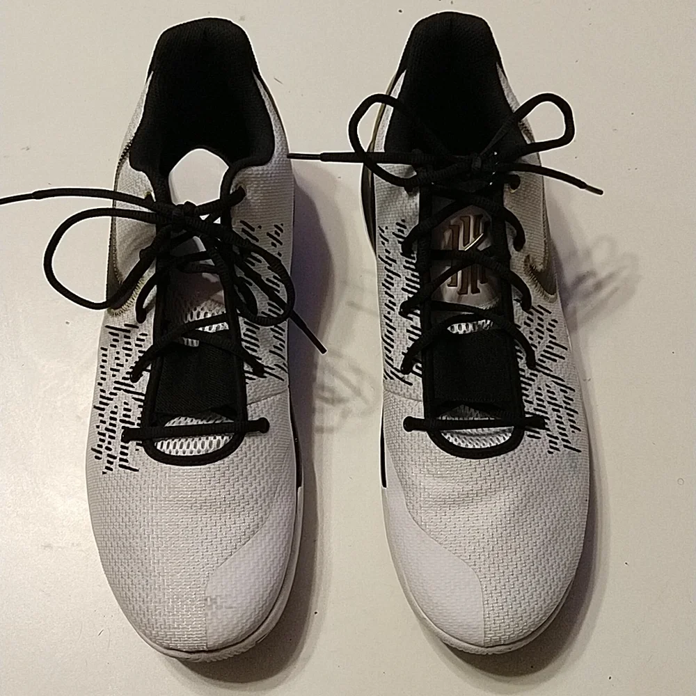 Nike Zoom Basketball Shoes